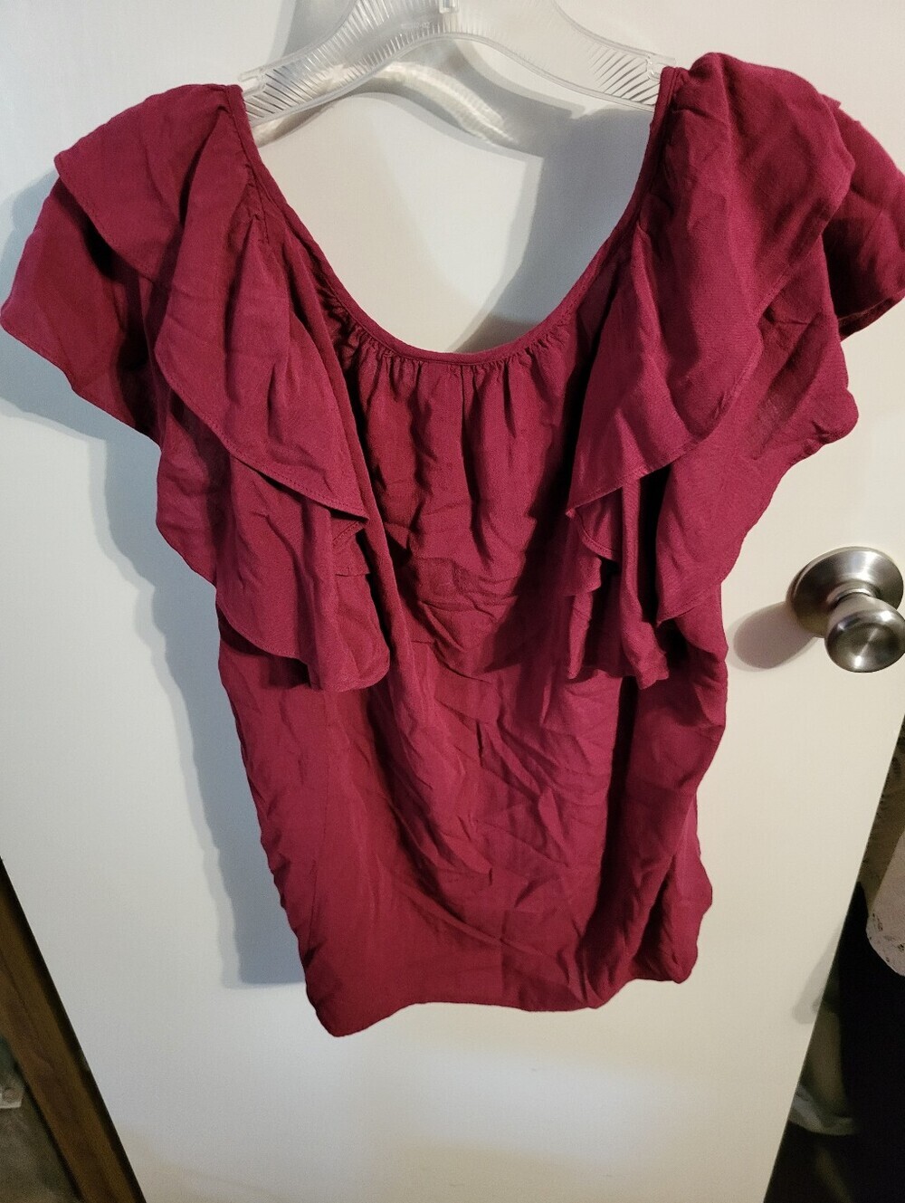 TORRID BURGUNDY RUFFLE TOP SIZE 0 - Picture 2 of 5
